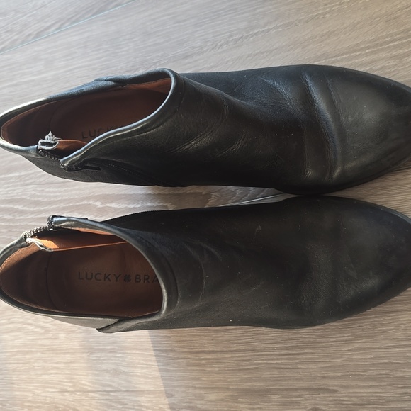 Lucky Brand Salza Black Leather Ankle Booties Size 8.5 - Picture 2 of 9